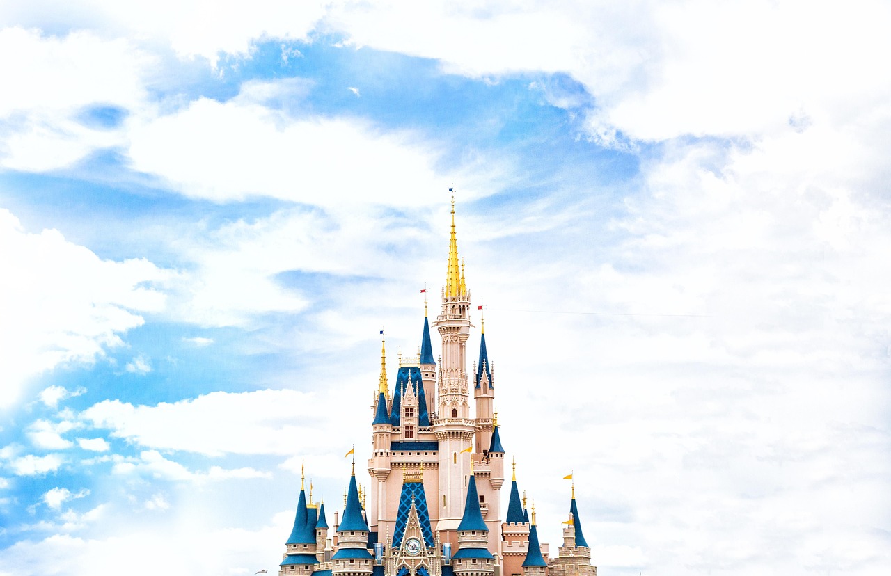 クレジットカードで得られるディズニーパス付きの特典は？