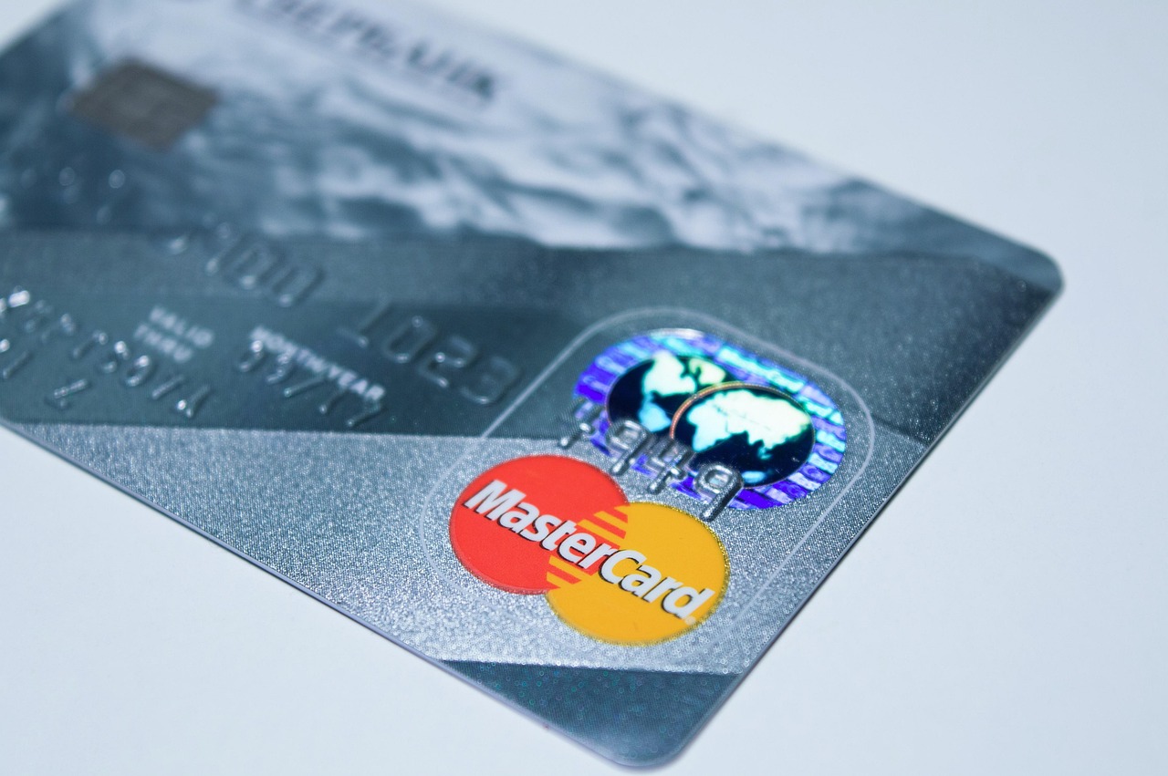 クレジットカードでのコンタクトレス支払いはどのように行うの？