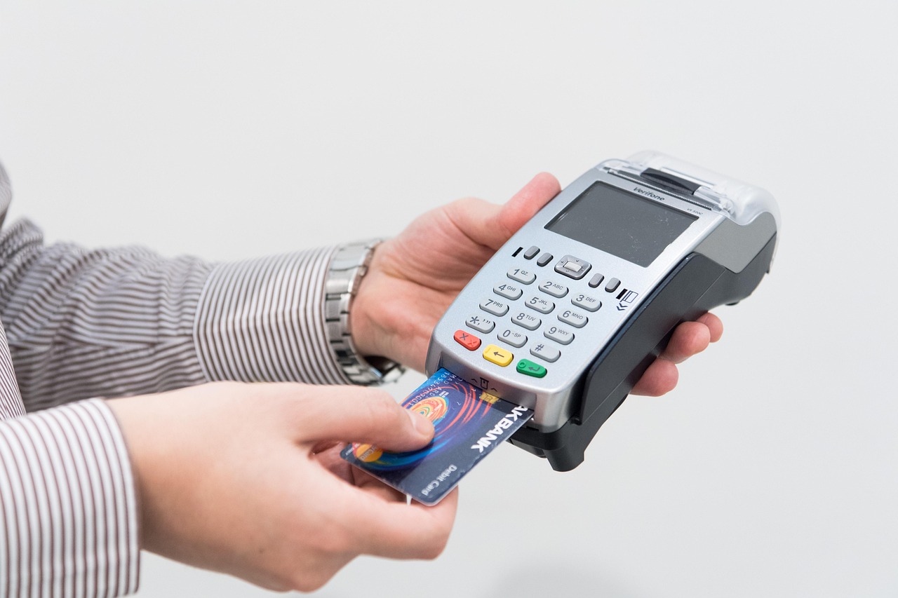 クレジットカードでラウンジキーに対応している空港ラウンジはどこですか？